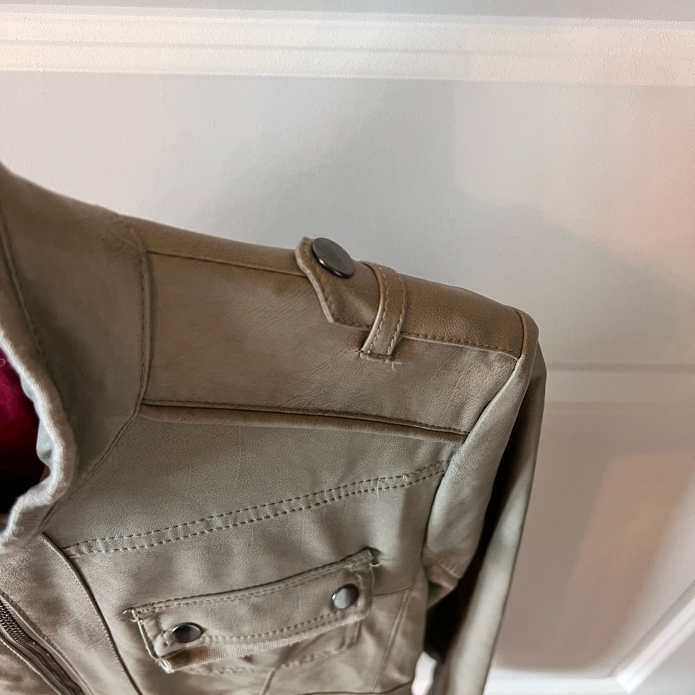 Collection by Bernardo Jacket - Picture 3 of 5